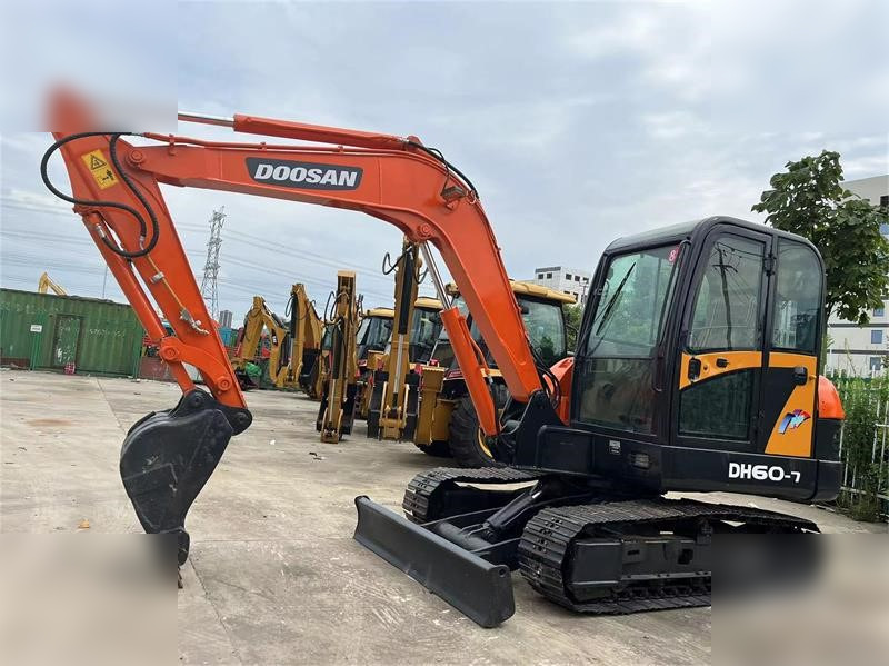 DOOSAN DH60-7 - حفار زحاف: صورة 4 DOOSAN DH60-7 - حفار زحاف: صورة 4