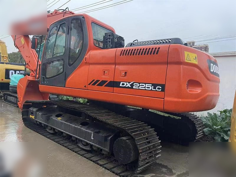 DOOSAN DX225 LC-5 - حفار زحاف: صورة 1 DOOSAN DX225 LC-5 - حفار زحاف: صورة 1