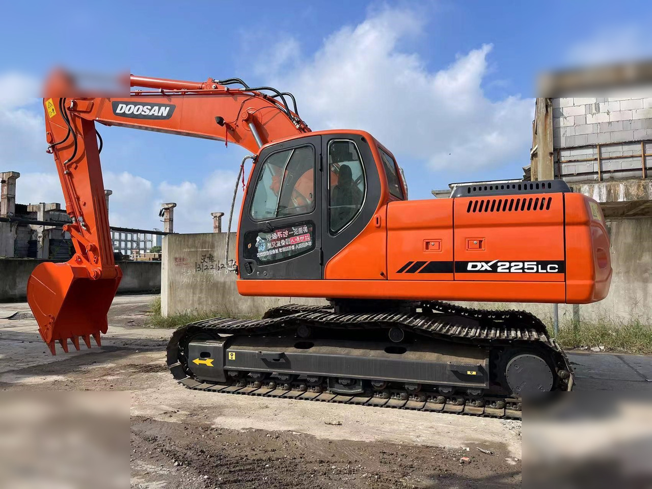 DOOSAN DX225 LCA - حفار زحاف: صورة 1 DOOSAN DX225 LCA - حفار زحاف: صورة 1