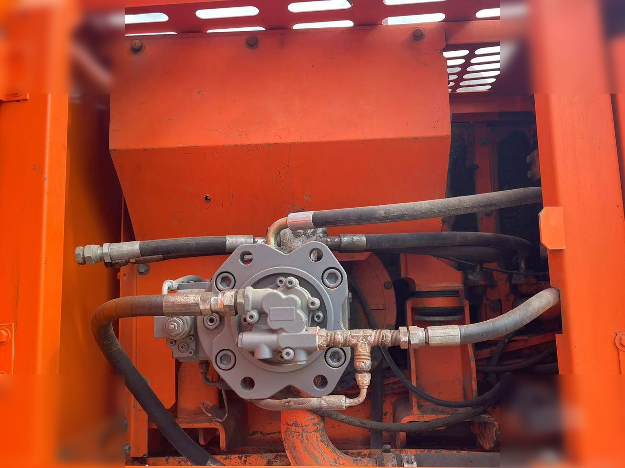 DOOSAN DX225 LCA - حفار زحاف: صورة 3 DOOSAN DX225 LCA - حفار زحاف: صورة 3
