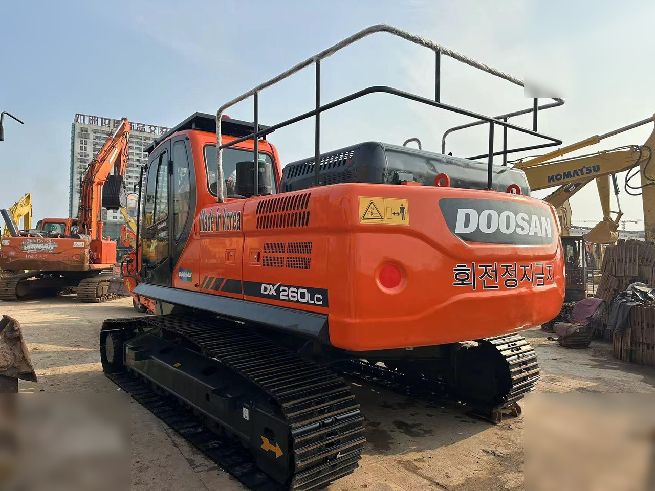 DOOSAN DX260 LC - حفار زحاف: صورة 2 DOOSAN DX260 LC - حفار زحاف: صورة 2