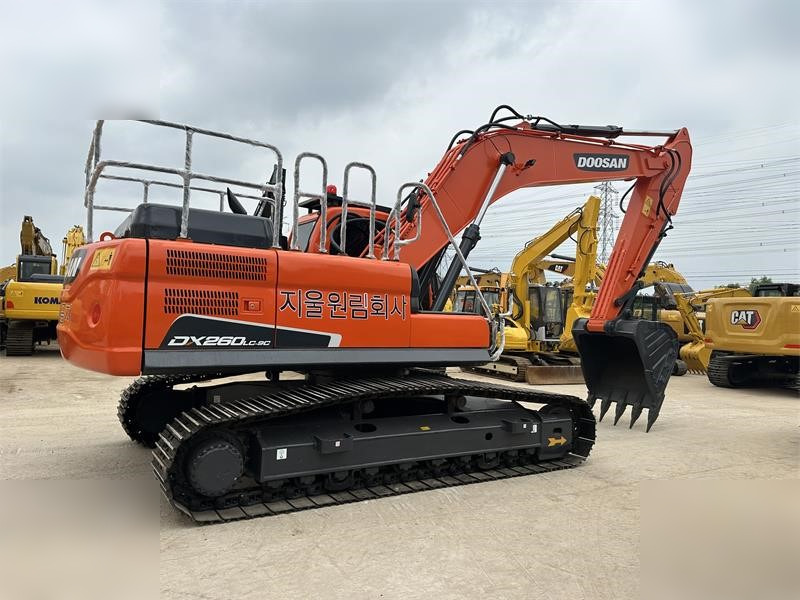 DOOSAN DX260 LC - حفار زحاف: صورة 2 DOOSAN DX260 LC - حفار زحاف: صورة 2