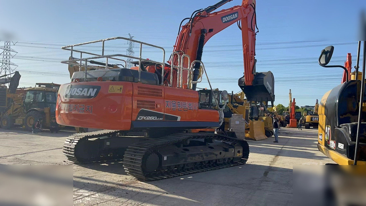 DOOSAN DX260 LC - حفار زحاف: صورة 4 DOOSAN DX260 LC - حفار زحاف: صورة 4
