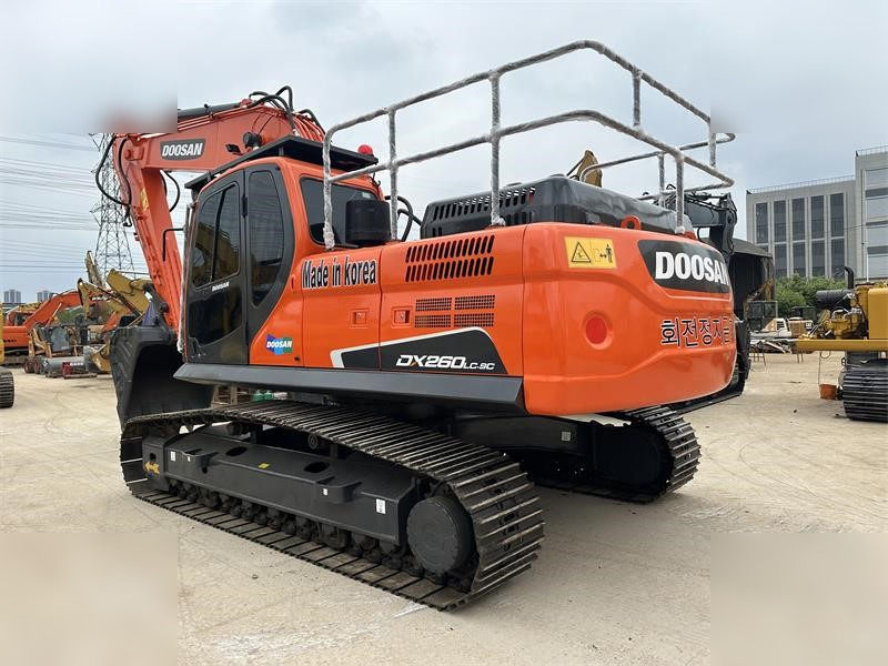 DOOSAN DX260 LC - حفار زحاف: صورة 2 DOOSAN DX260 LC - حفار زحاف: صورة 2