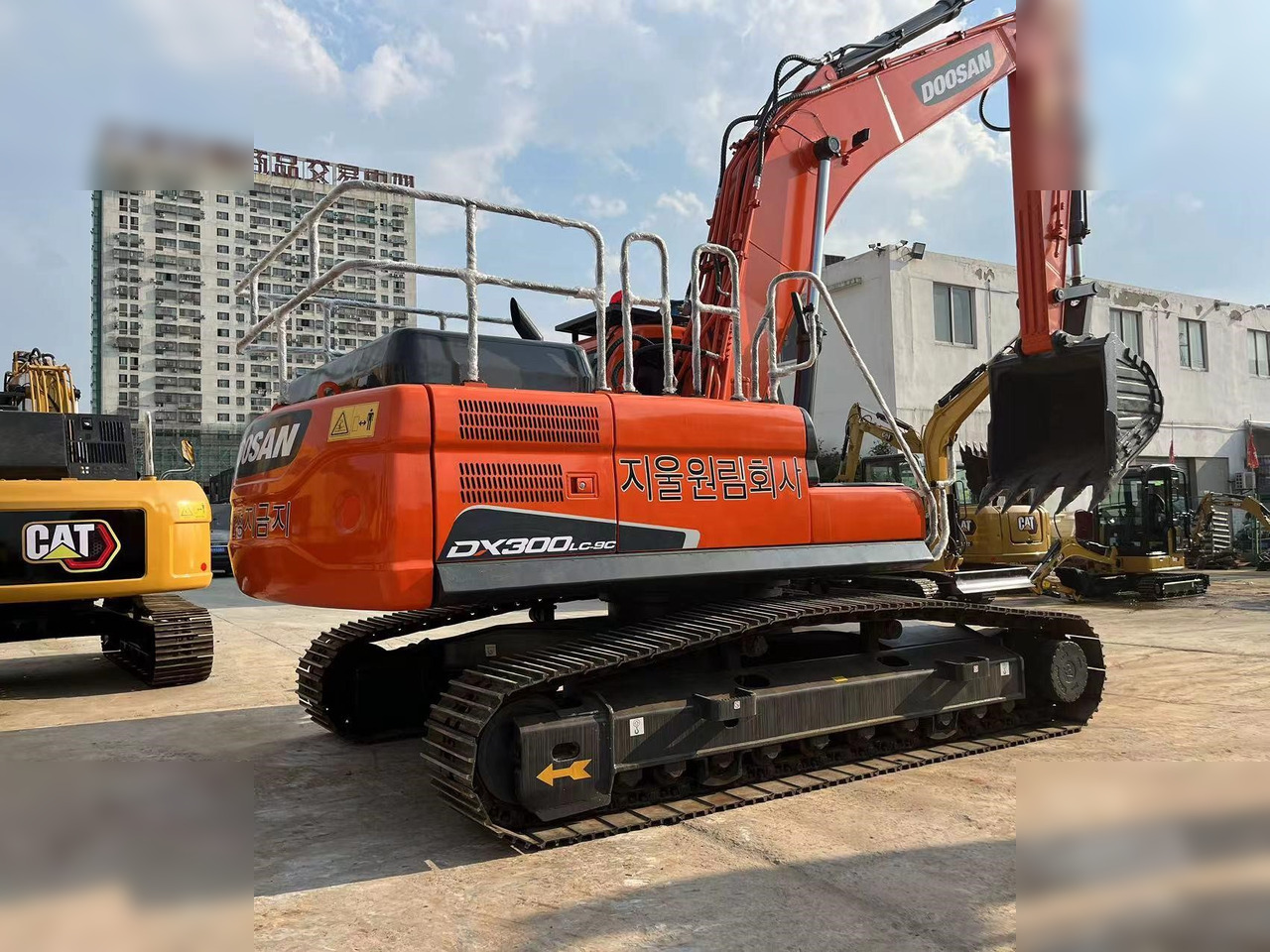 DOOSAN DX300 LC-9C - حفار زحاف: صورة 4 DOOSAN DX300 LC-9C - حفار زحاف: صورة 4