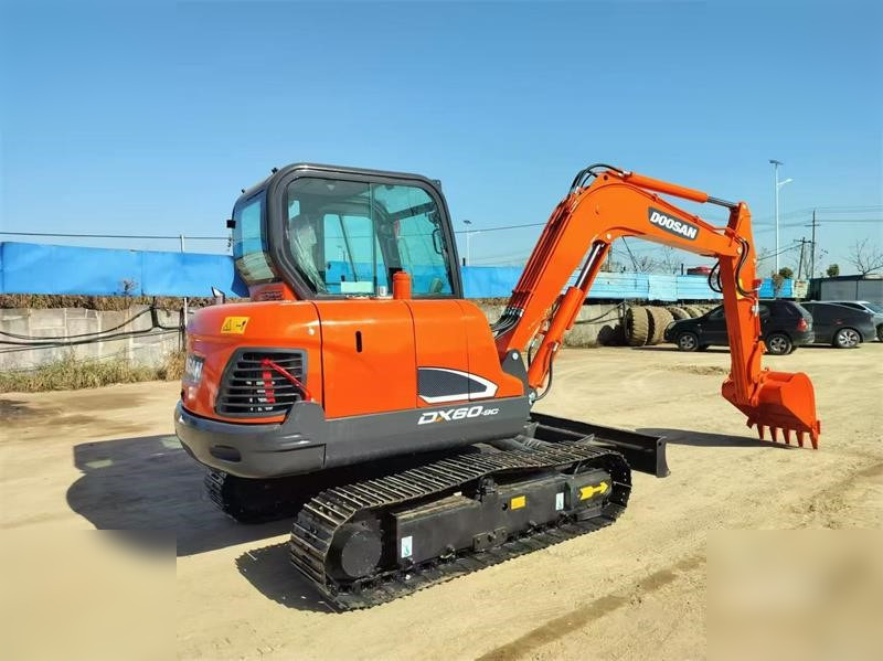 DOOSAN DX60-9C - حفار زحاف: صورة 2 DOOSAN DX60-9C - حفار زحاف: صورة 2