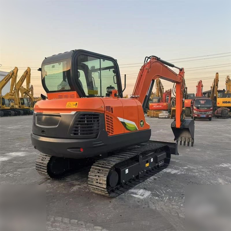 DOOSAN DX60E-10N - حفار زحاف: صورة 3 DOOSAN DX60E-10N - حفار زحاف: صورة 3