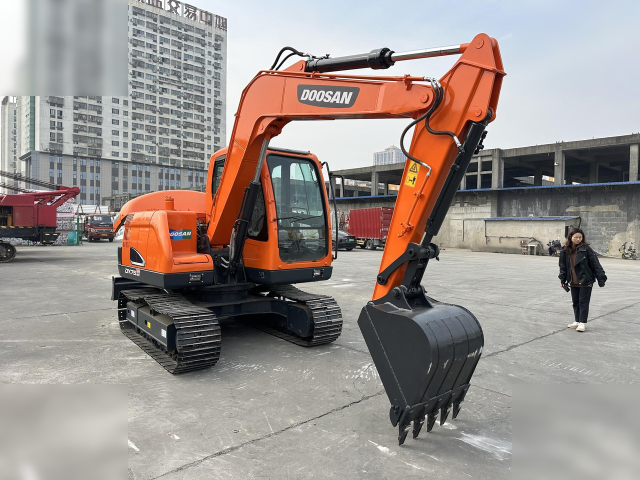 DOOSAN DX75-9CN - حفار زحاف: صورة 3 DOOSAN DX75-9CN - حفار زحاف: صورة 3