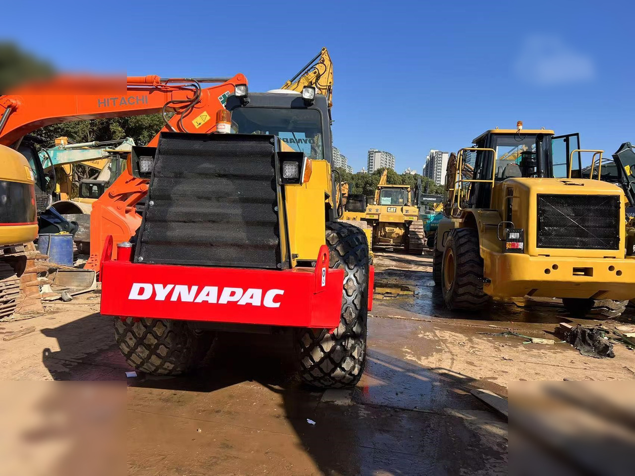 DYNAPAC CA251D - مدحلة ضاغطة: صورة 4 DYNAPAC CA251D - مدحلة ضاغطة: صورة 4