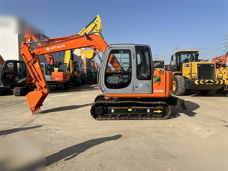 HITACHI EX60-5 - حفار زحاف: صورة 1 HITACHI EX60-5 - حفار زحاف: صورة 1