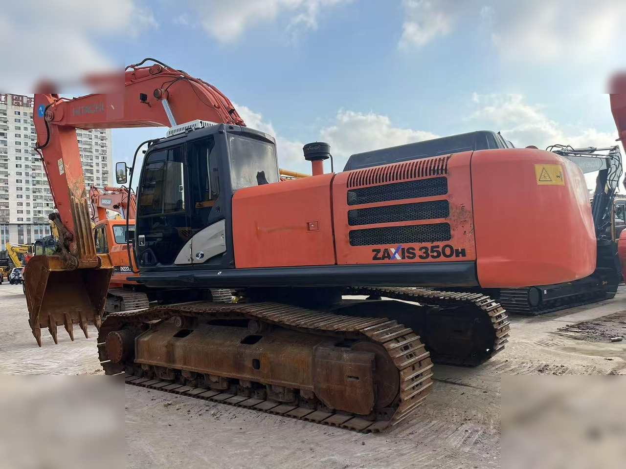 HITACHI ZX350H-5G - حفار زحاف: صورة 1 HITACHI ZX350H-5G - حفار زحاف: صورة 1
