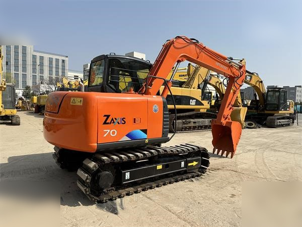 HITACHI ZX70 - حفار زحاف: صورة 2 HITACHI ZX70 - حفار زحاف: صورة 2
