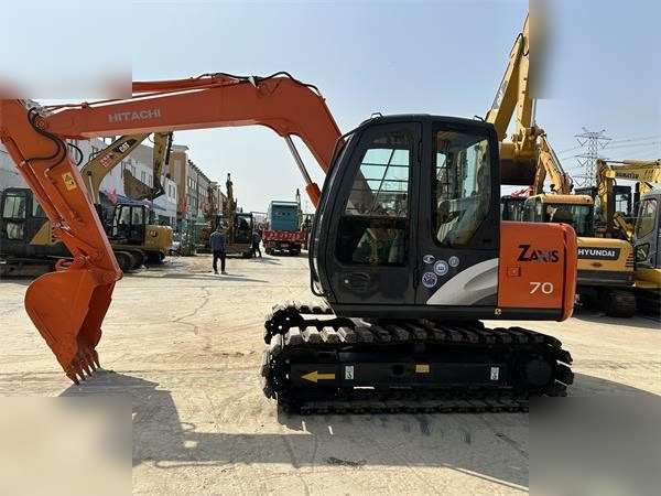 HITACHI ZX70 - حفار زحاف: صورة 1 HITACHI ZX70 - حفار زحاف: صورة 1