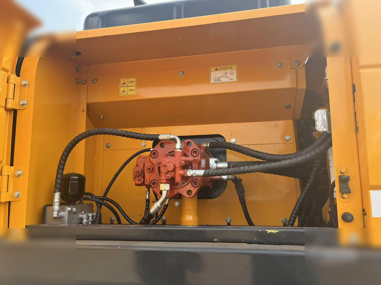 حفار زحاف HYUNDAI HX300 LR: صورة 6