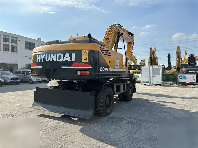 HYUNDAI ROBEX 210W-9 - حفارة دولاب: صورة 2 HYUNDAI ROBEX 210W-9 - حفارة دولاب: صورة 2