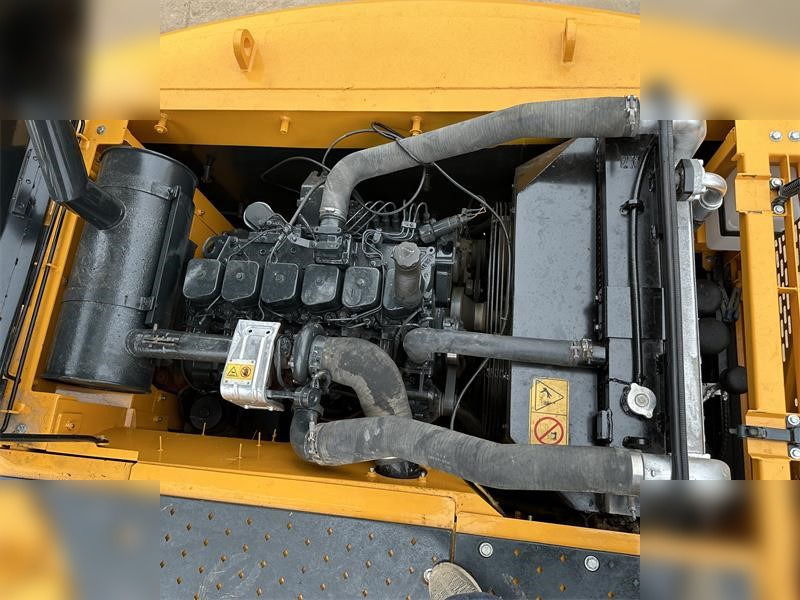 حفار زحاف HYUNDAI ROBEX 220 LC-9S: صورة 10