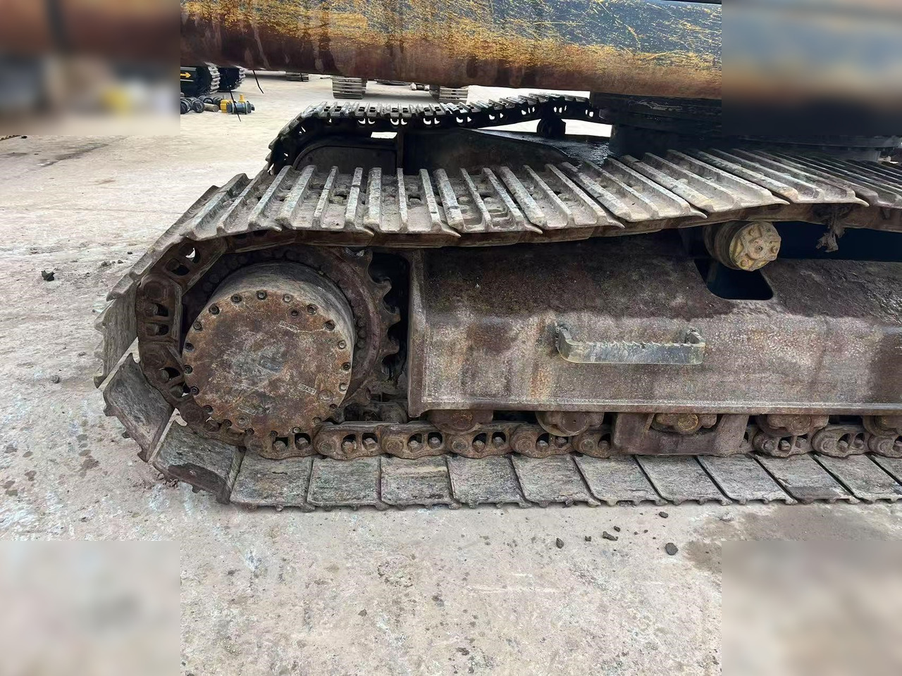 حفار زحاف HYUNDAI ROBEX 220 LC-9S: صورة 8