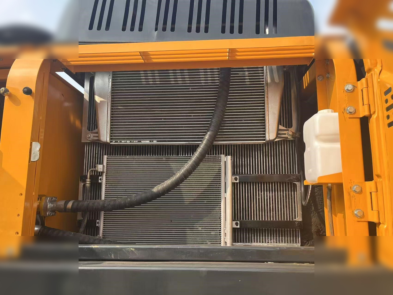 حفار زحاف HYUNDAI ROBEX 300 LR-9: صورة 6 حفار زحاف HYUNDAI ROBEX 300 LR-9: صورة 6