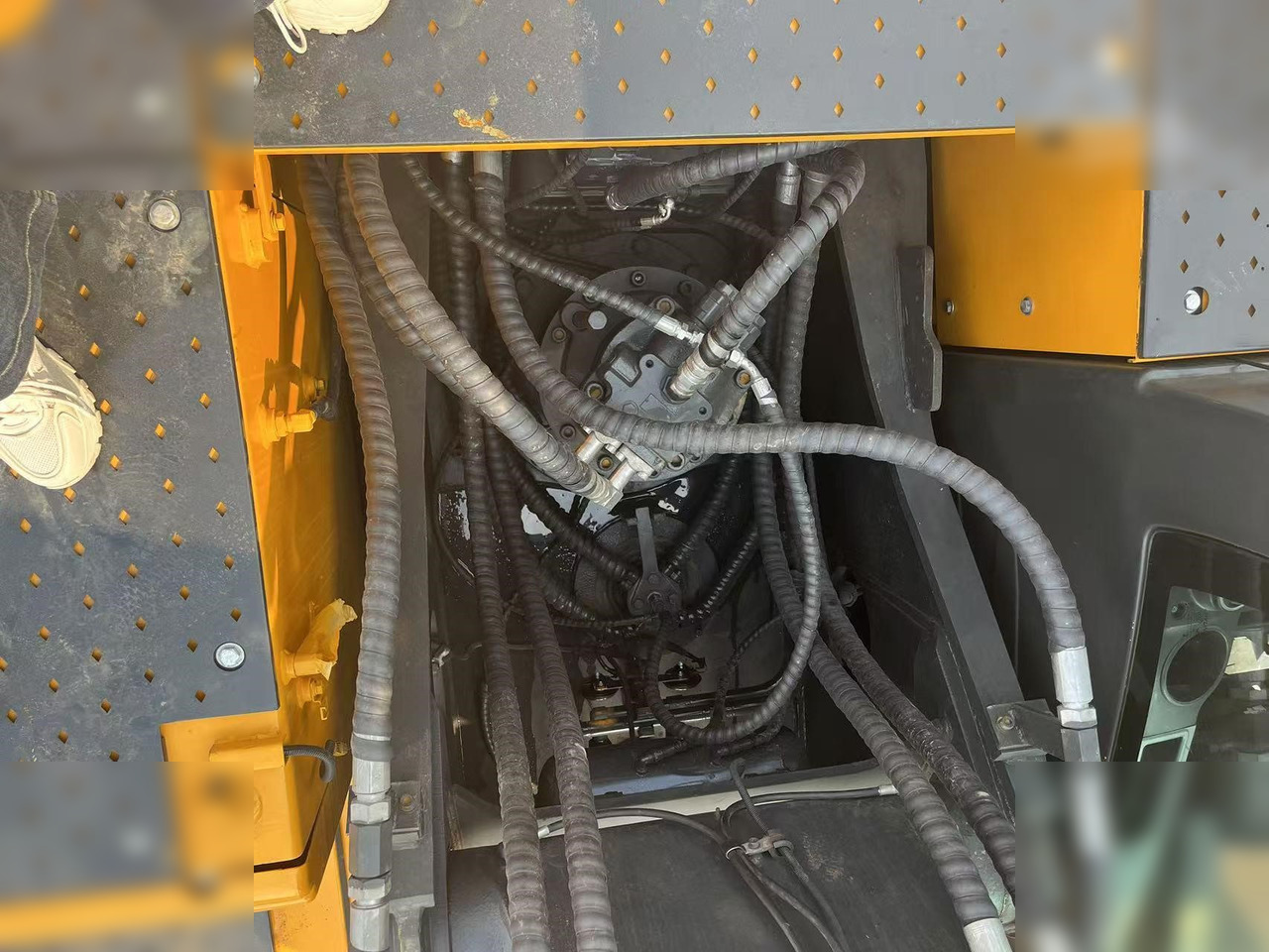 حفار زحاف HYUNDAI ROBEX 300 LR-9: صورة 7 حفار زحاف HYUNDAI ROBEX 300 LR-9: صورة 7