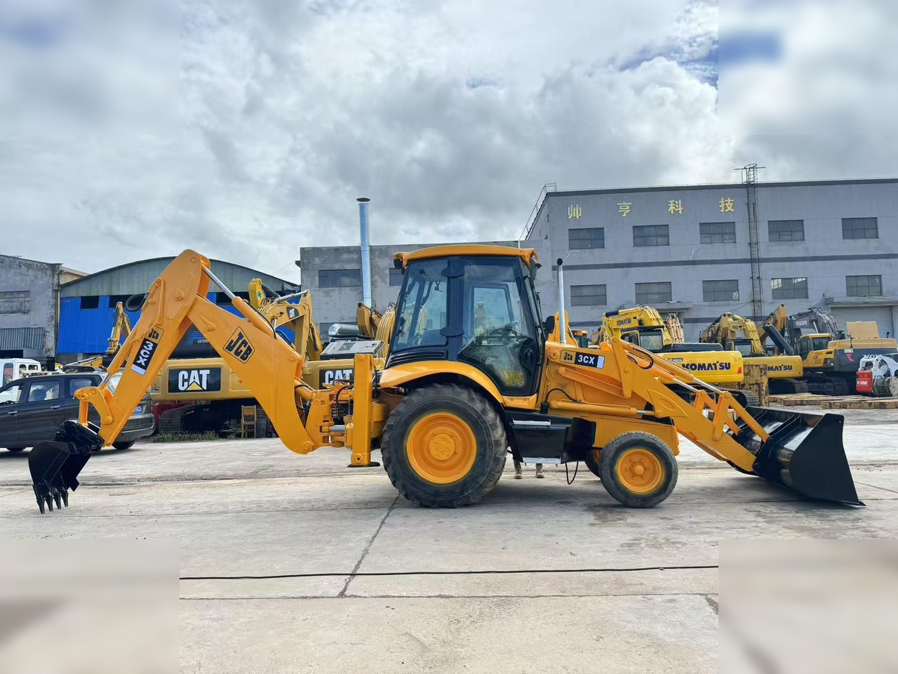 JCB 3CX - جرافة حفار: صورة 1 JCB 3CX - جرافة حفار: صورة 1