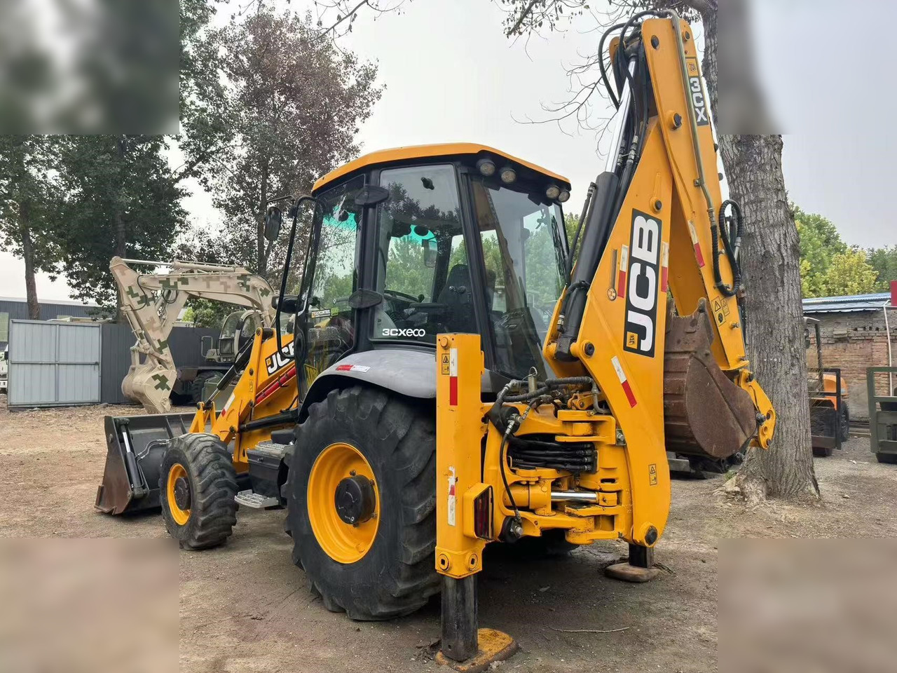 JCB 3CX - جرافة حفار: صورة 1 JCB 3CX - جرافة حفار: صورة 1