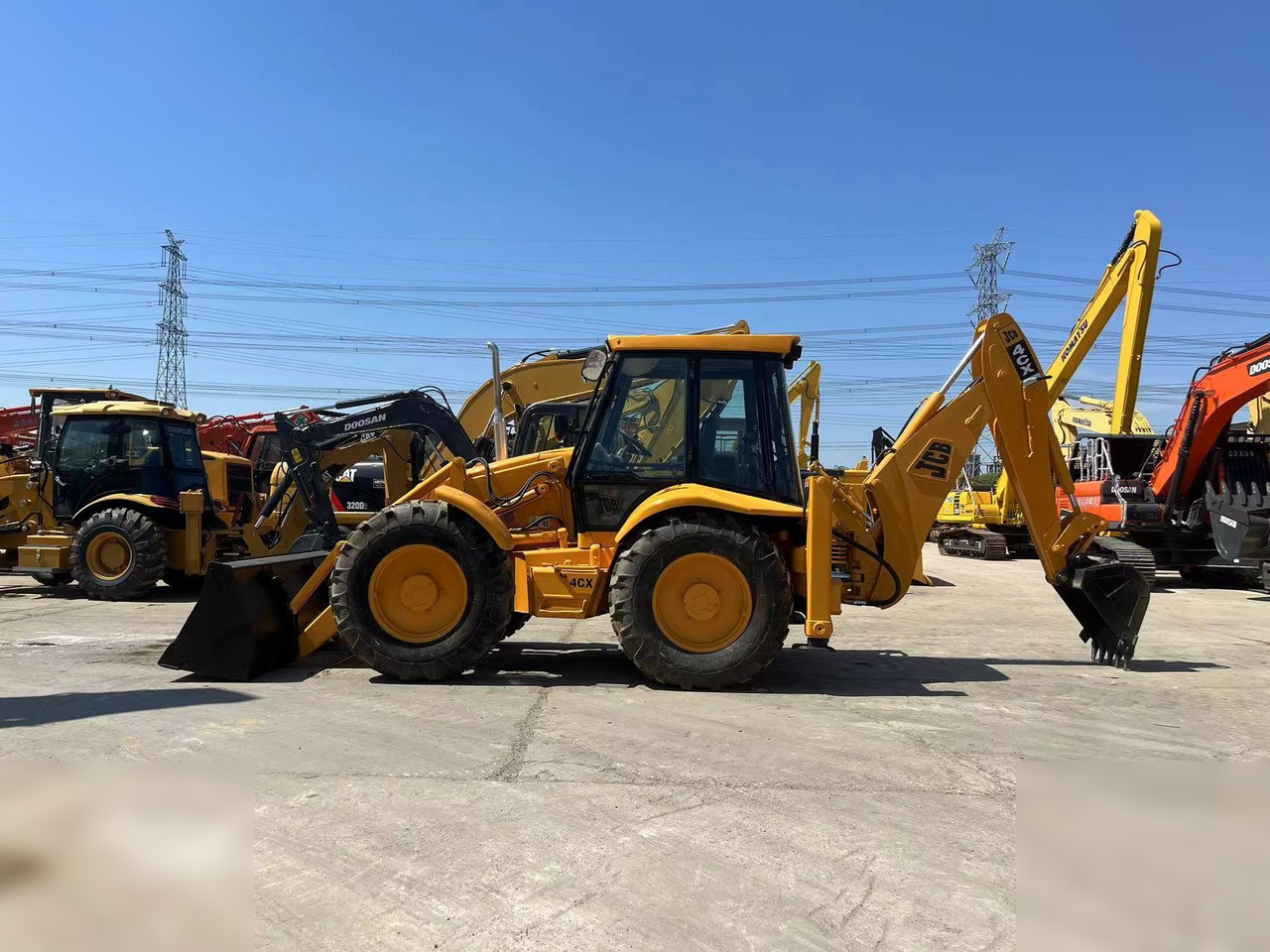 JCB 4CX - جرافة حفار: صورة 1 JCB 4CX - جرافة حفار: صورة 1