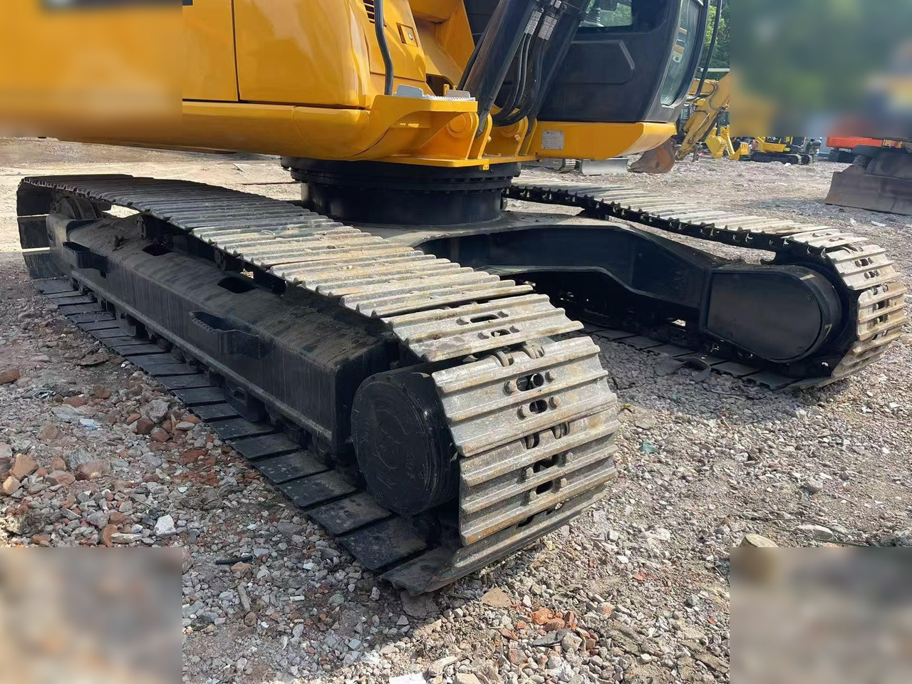 حفار زحاف JCB JS220 LC: صورة 8