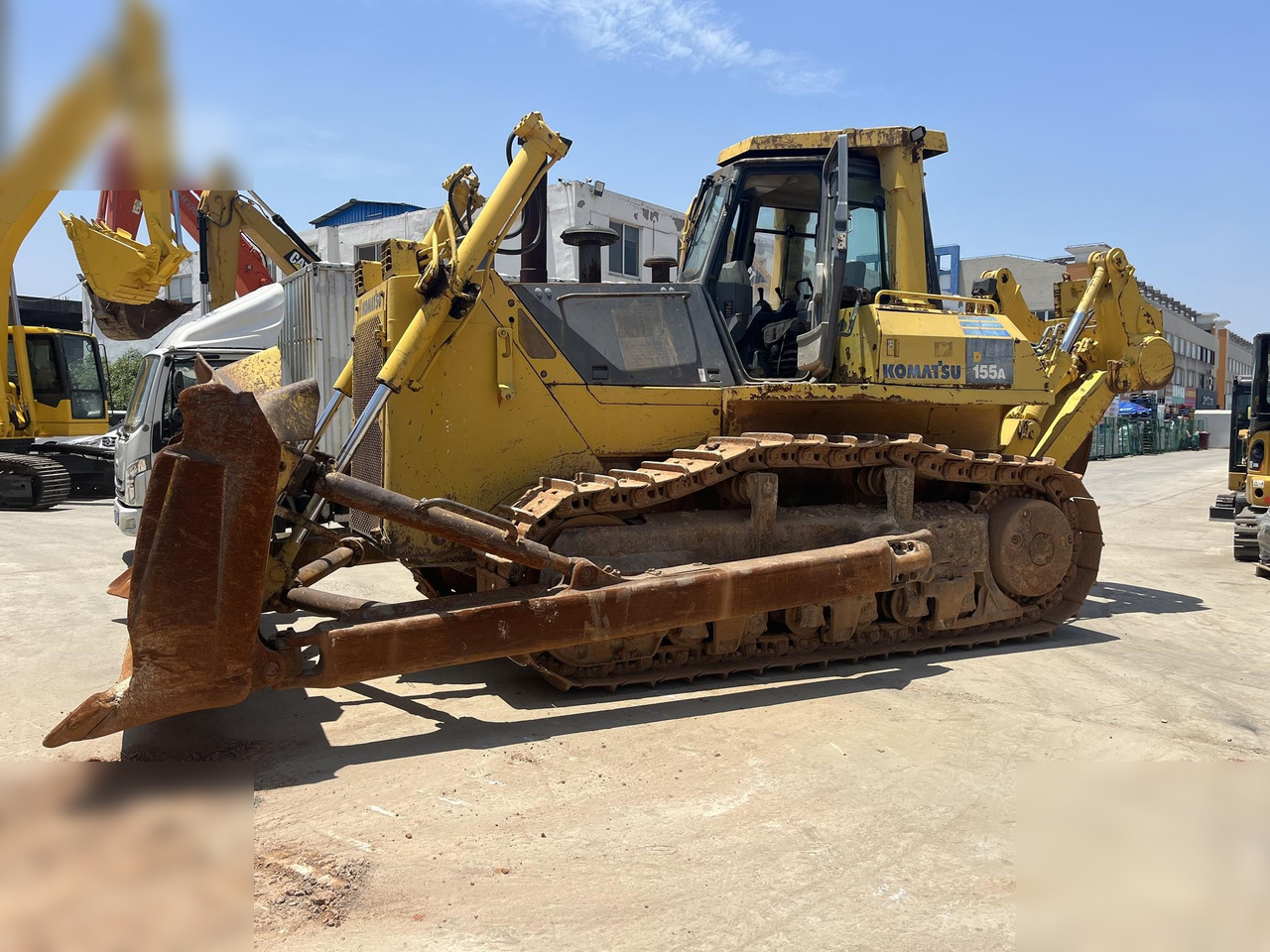 KOMATSU D155A-5 - جرافة: صورة 2 KOMATSU D155A-5 - جرافة: صورة 2