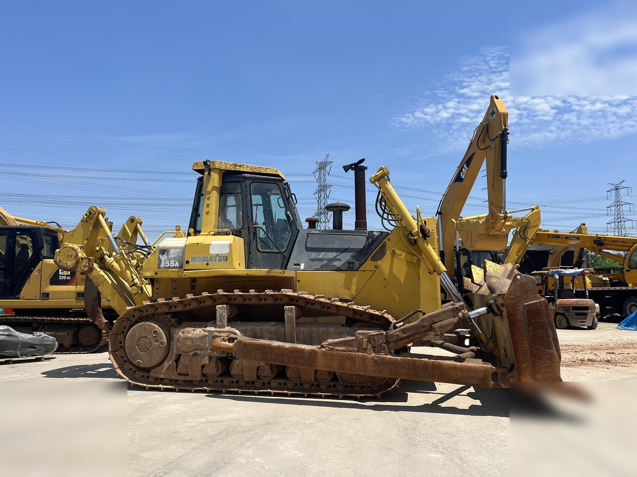 KOMATSU D155A-5 - جرافة: صورة 1 KOMATSU D155A-5 - جرافة: صورة 1