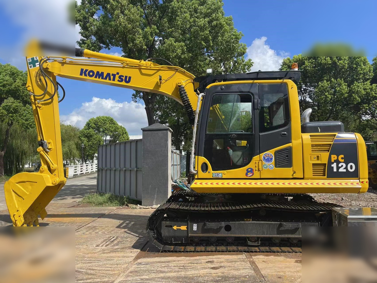 KOMATSU PC120-8 - حفار زحاف: صورة 1 KOMATSU PC120-8 - حفار زحاف: صورة 1