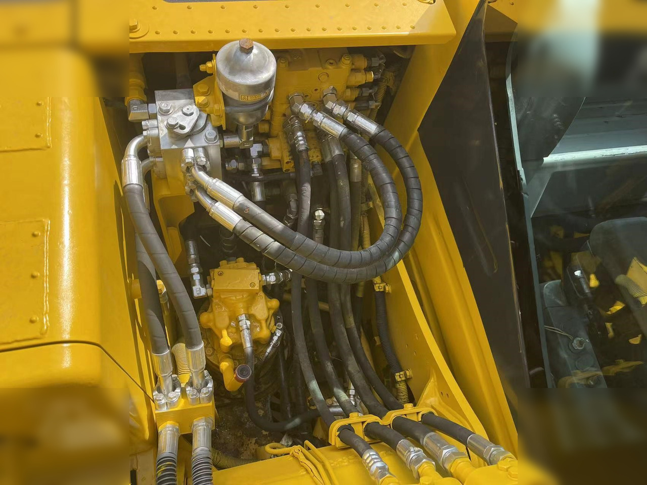 KOMATSU PC120-8 KOMATSU PC120-8: صورة 7