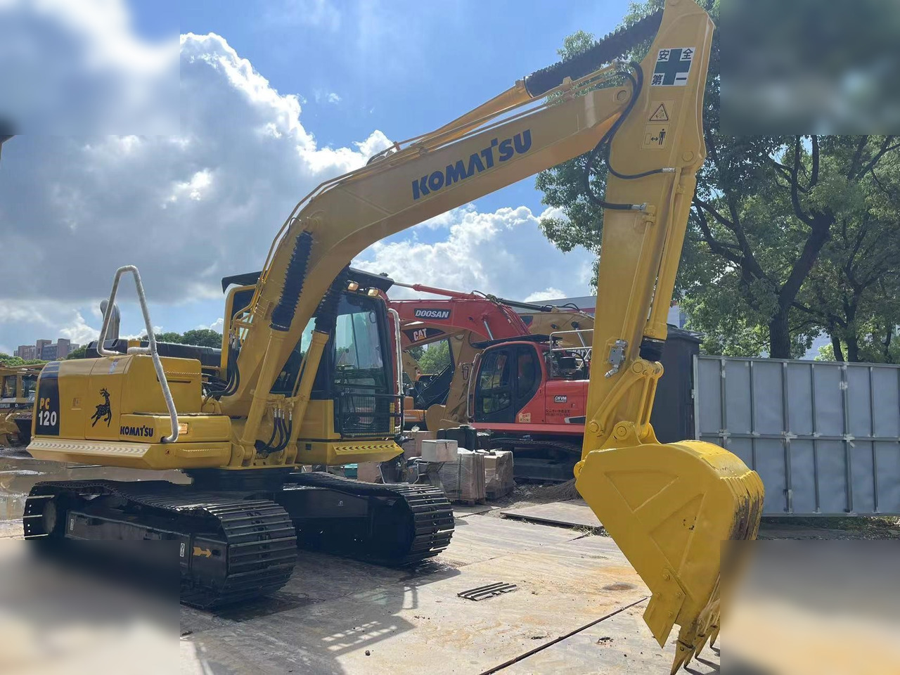 KOMATSU PC120-8 - حفار زحاف: صورة 2 KOMATSU PC120-8 - حفار زحاف: صورة 2