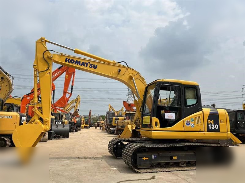 KOMATSU PC130-7 - حفار زحاف: صورة 5 KOMATSU PC130-7 - حفار زحاف: صورة 5