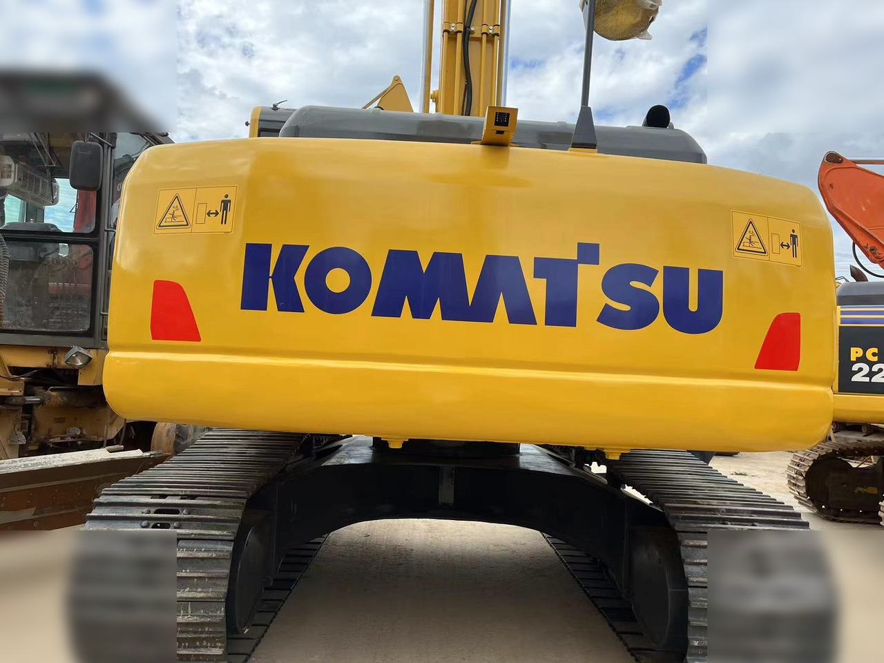 KOMATSU PC210 LC-8 - حفار زحاف: صورة 3 KOMATSU PC210 LC-8 - حفار زحاف: صورة 3
