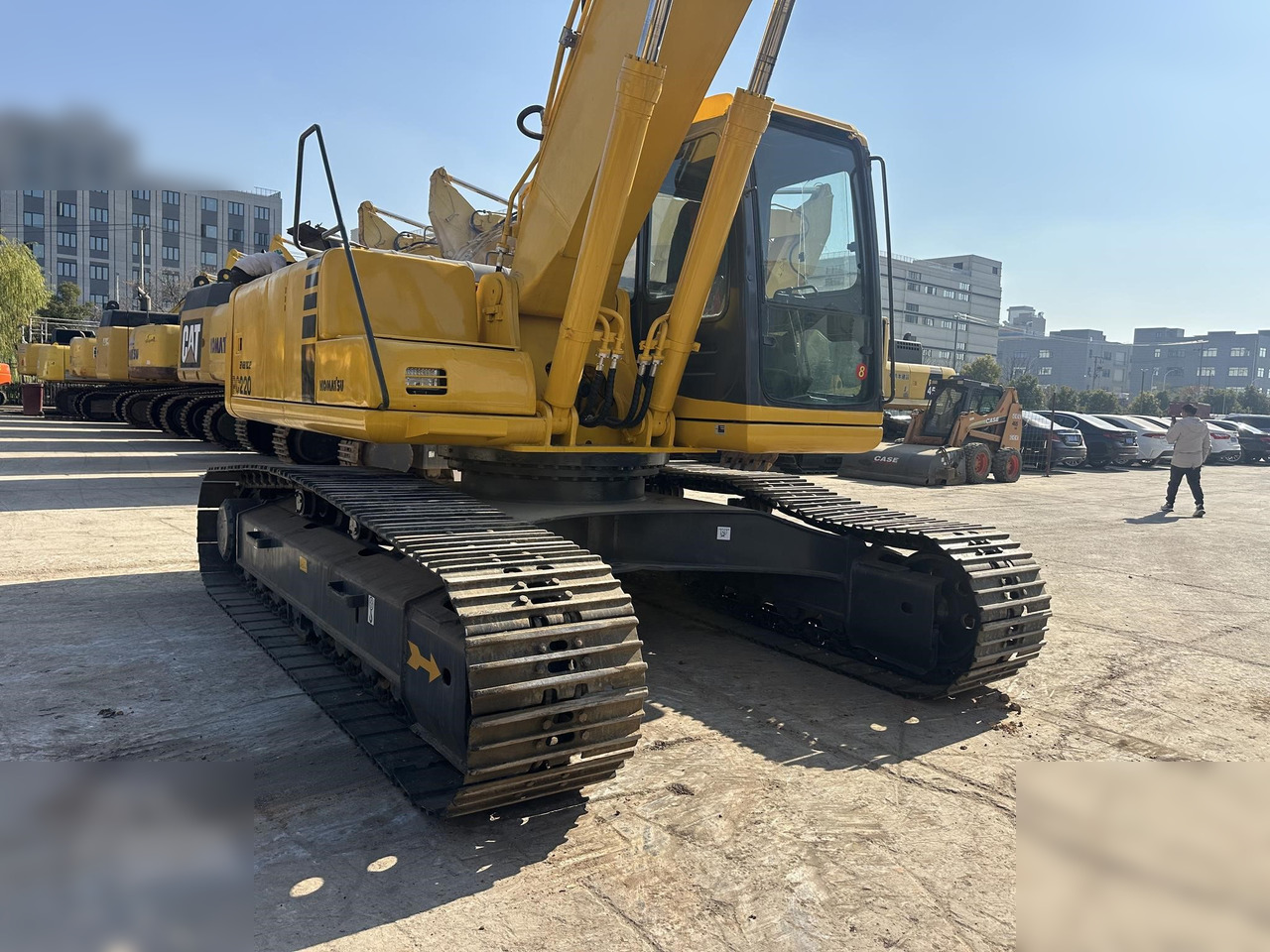 KOMATSU PC220-6 - حفار زحاف: صورة 5 KOMATSU PC220-6 - حفار زحاف: صورة 5