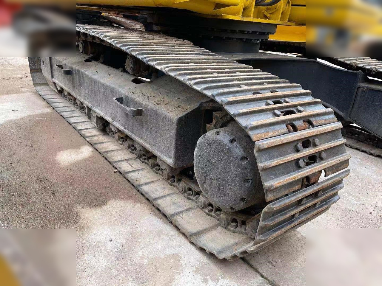 KOMATSU PC220-6 - حفار زحاف: صورة 5 KOMATSU PC220-6 - حفار زحاف: صورة 5