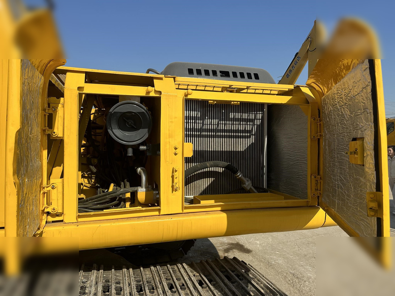 حفار زحاف KOMATSU PC220-6: صورة 6