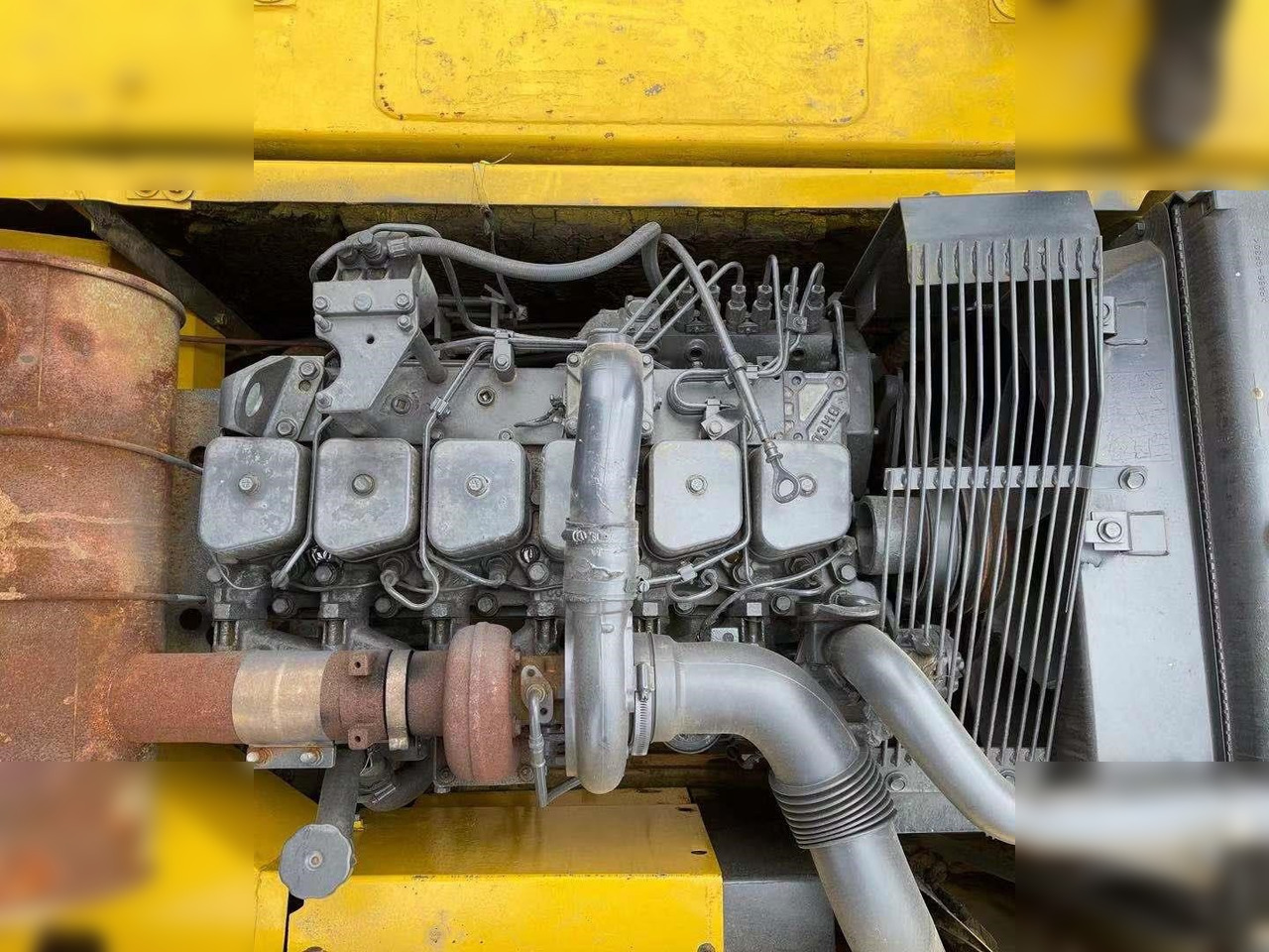 KOMATSU PC220-6 - حفار زحاف: صورة 4 KOMATSU PC220-6 - حفار زحاف: صورة 4