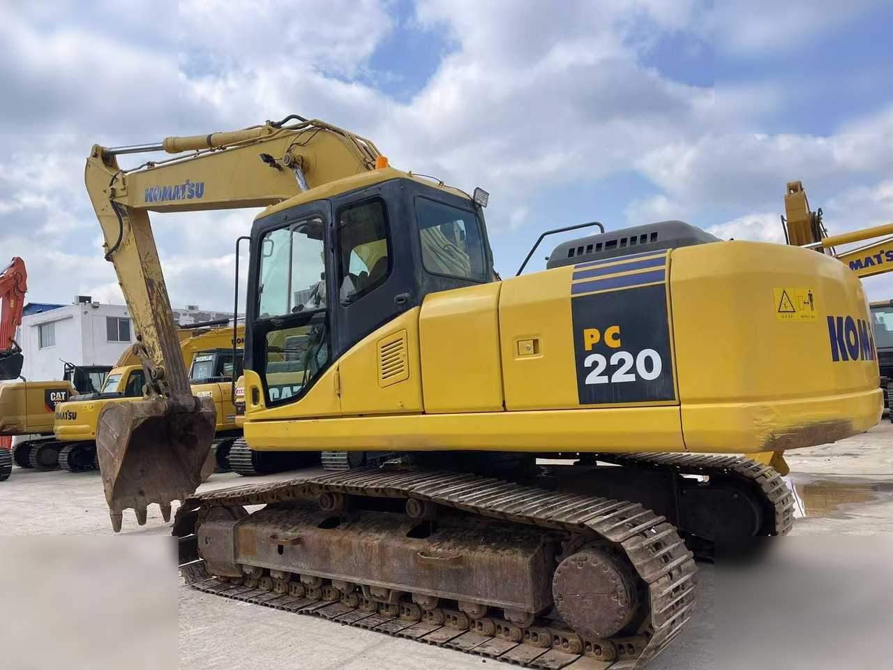 KOMATSU PC220-7 - حفار زحاف: صورة 2 KOMATSU PC220-7 - حفار زحاف: صورة 2