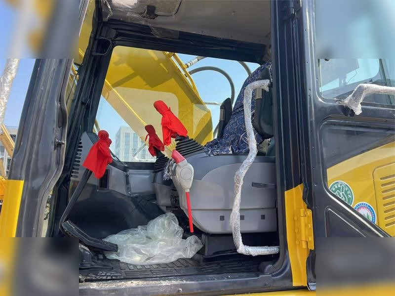 KOMATSU PC220-7 KOMATSU PC220-7: صورة 8