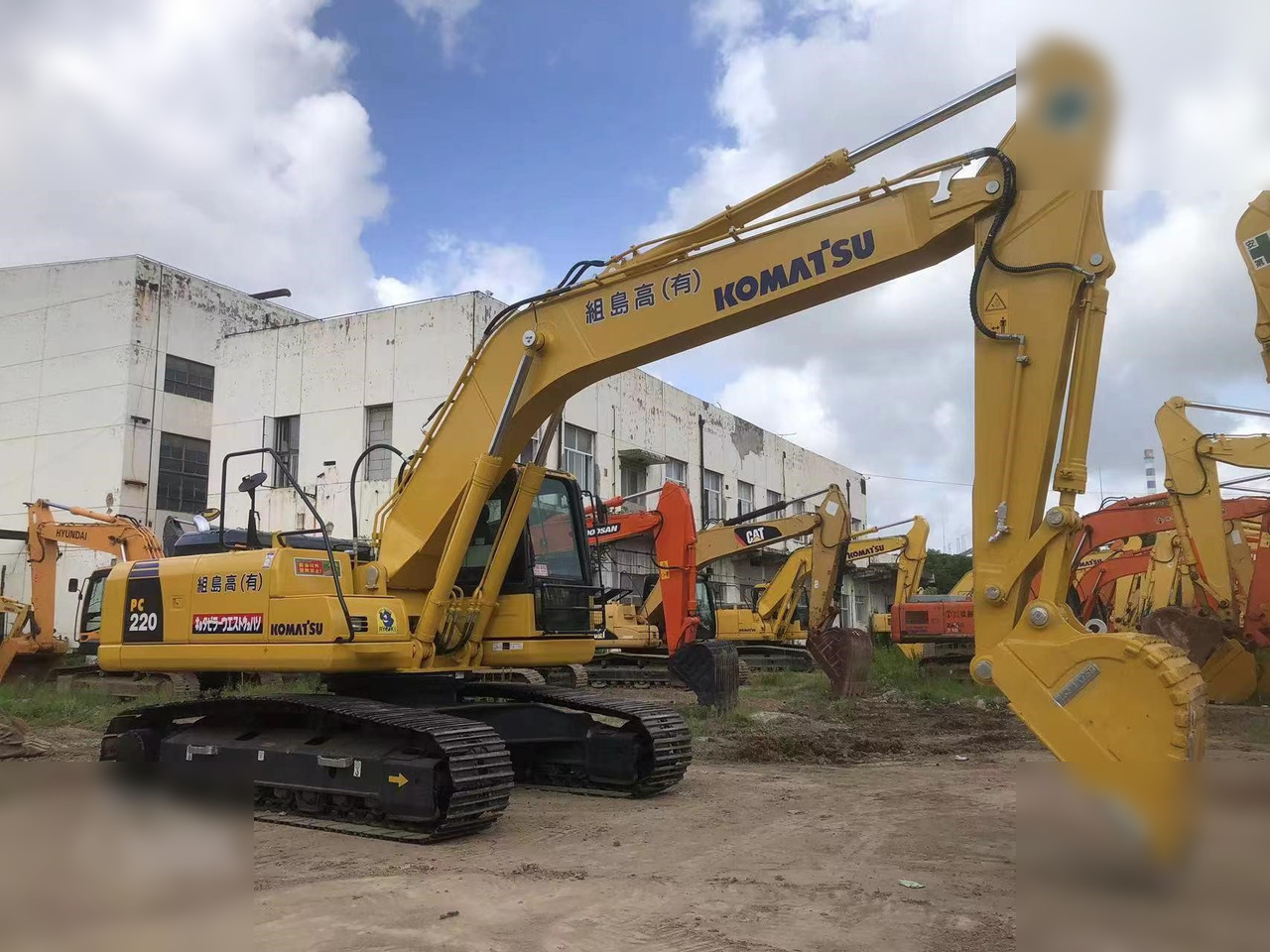 KOMATSU PC220-8N1 - حفار زحاف: صورة 2 KOMATSU PC220-8N1 - حفار زحاف: صورة 2