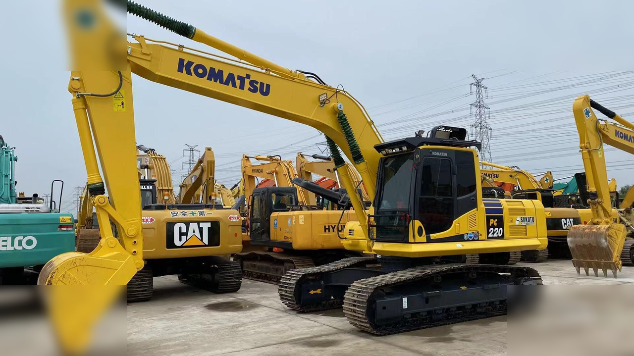 KOMATSU PC220-8 - حفار زحاف: صورة 2 KOMATSU PC220-8 - حفار زحاف: صورة 2