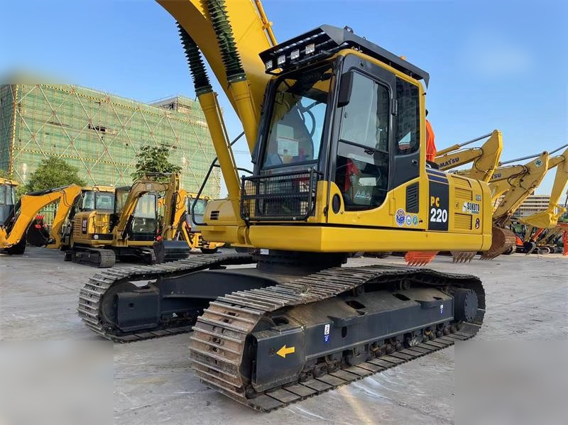 KOMATSU PC220-8 - حفار زحاف: صورة 5 KOMATSU PC220-8 - حفار زحاف: صورة 5