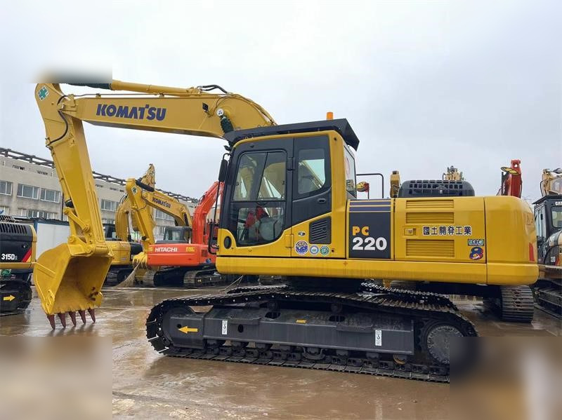 KOMATSU PC220-8 - حفار زحاف: صورة 1 KOMATSU PC220-8 - حفار زحاف: صورة 1
