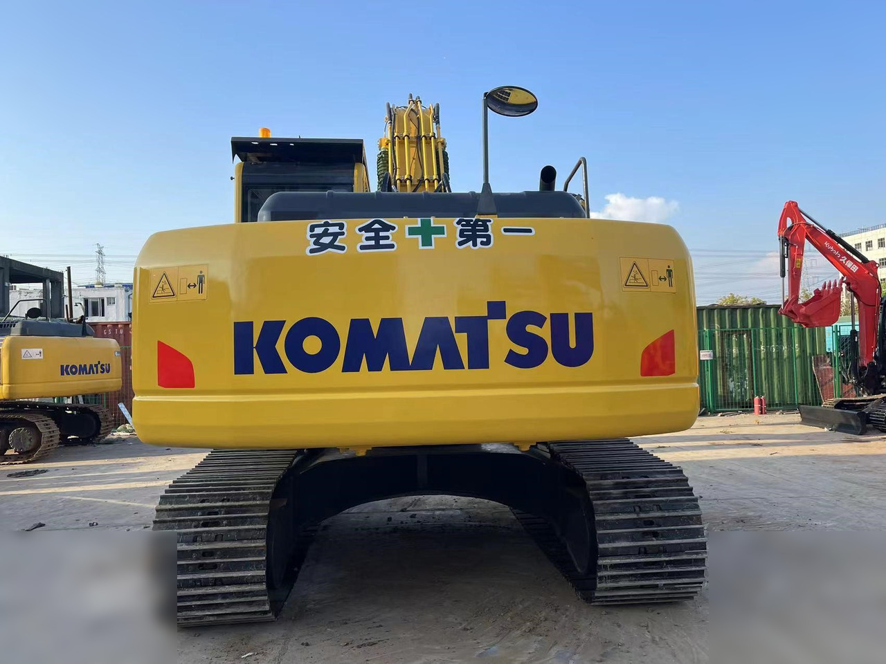 KOMATSU PC220-8 - حفار زحاف: صورة 3 KOMATSU PC220-8 - حفار زحاف: صورة 3