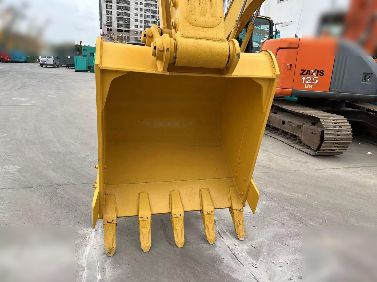 KOMATSU PC220-8 - حفار زحاف: صورة 3 KOMATSU PC220-8 - حفار زحاف: صورة 3