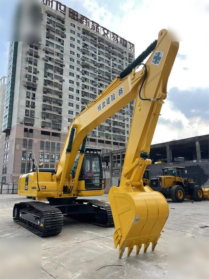 KOMATSU PC220-8 - حفار زحاف: صورة 4 KOMATSU PC220-8 - حفار زحاف: صورة 4