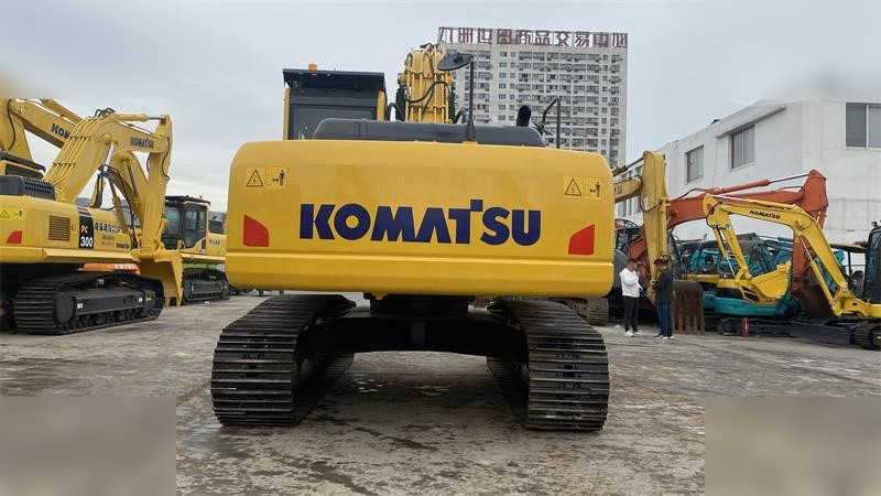 KOMATSU PC220-8 - حفار زحاف: صورة 3 KOMATSU PC220-8 - حفار زحاف: صورة 3
