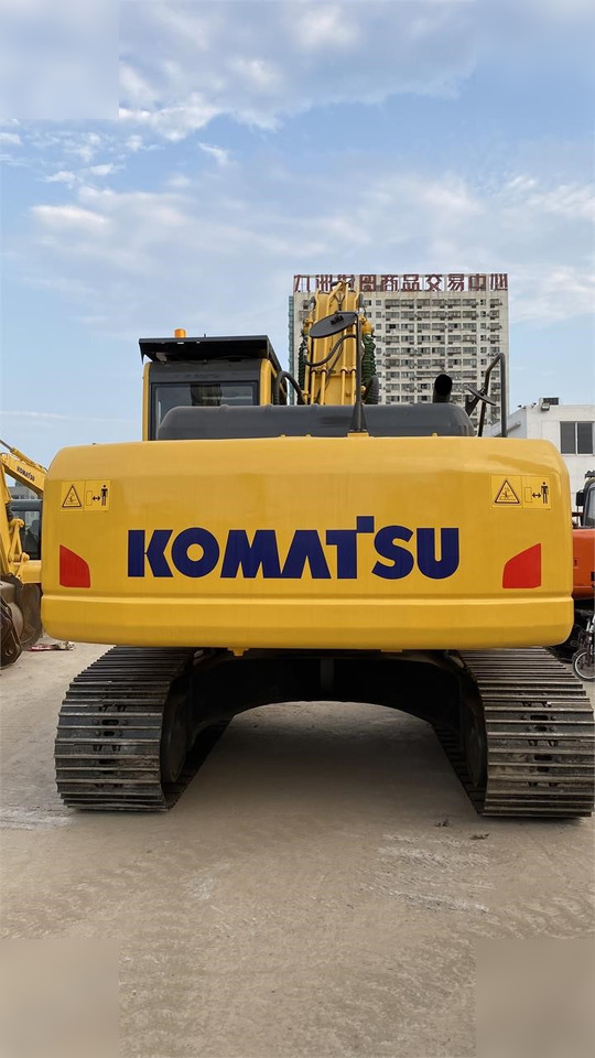 KOMATSU PC220-8 - حفار زحاف: صورة 4 KOMATSU PC220-8 - حفار زحاف: صورة 4