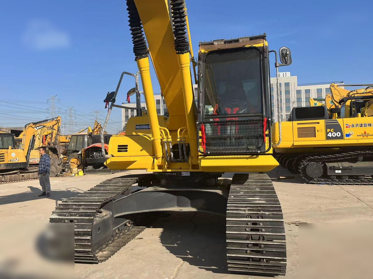 KOMATSU PC220-8 - حفار زحاف: صورة 2 KOMATSU PC220-8 - حفار زحاف: صورة 2